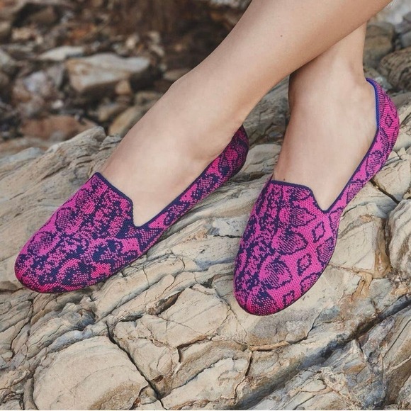 Rothy’s The Loafer Fuchsia Navy‎ Snake Limited Edition Women’s Size 7.5 - Picture 1 of 10